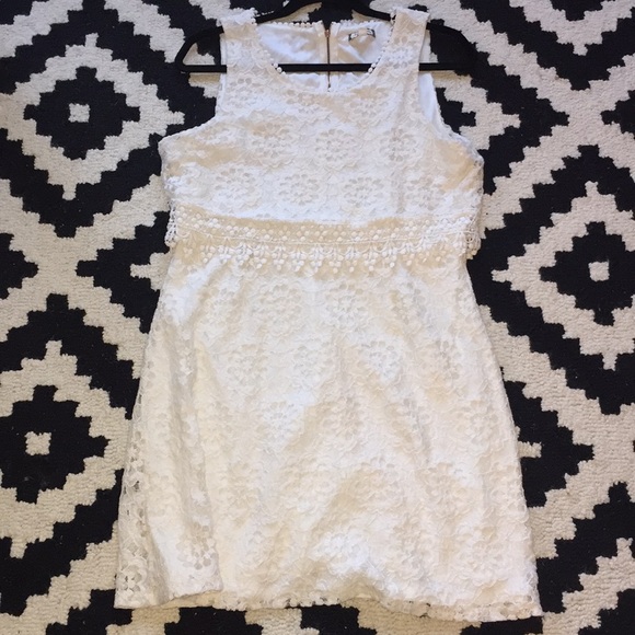 Eyeshadow Dresses & Skirts - Cream lace dress